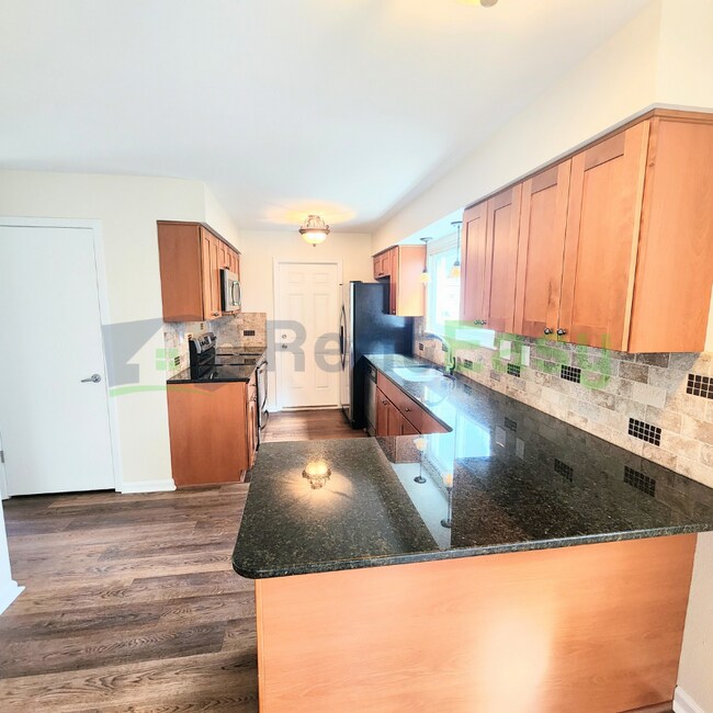 Foto del edificio - 5340 Chatham Lake Dr