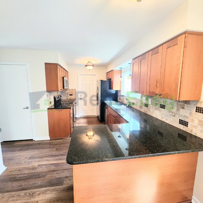 Building Photo - 5430 Chatham Lake Dr