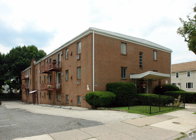 Garrett Plaza Apartments Rentals - Drexel Hill, PA | Apartments.com