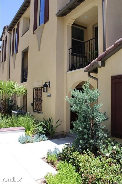 Foto principal - 4 br, 3 bath Condo - 21016 Cornerstone Dr