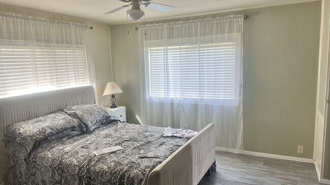 Foto del edificio - ~2 Bedroom 2 Bath Home in Green~