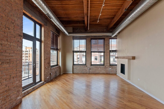 Building Photo - 1040 W Adams St