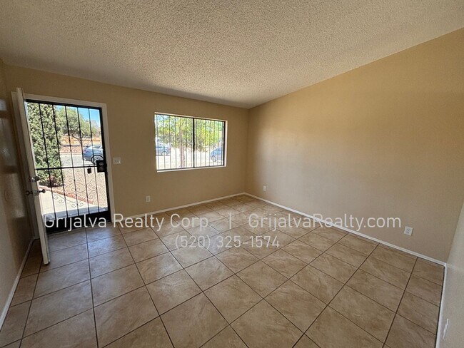 Foto del edificio - 3 Bedroom, 2 Bath Midvale House for Rent  (Valencia/Midvale)