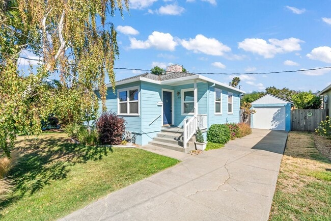 Pet Friendly 3Bd/2Ba Single-Family Home - Pet Friendly 3Bd/2Ba Single-Family Home