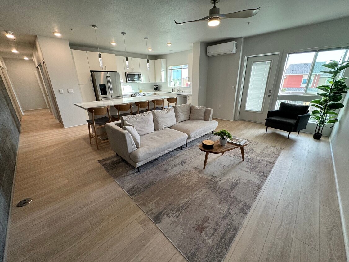 Open concept layout - 91-3641 Iwikuamoo St