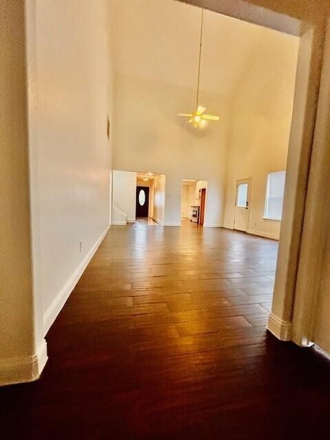 Building Photo - 23915 Floragate Dr