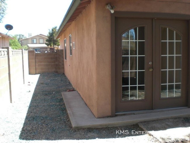 Foto del edificio - 3 bedroom in Tucson AZ 85706