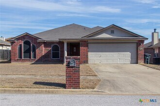Building Photo - 3803 Lyna Ct