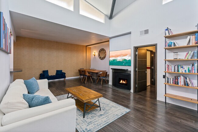 Foto del edificio - 2175 S Beverly Glen Blvd