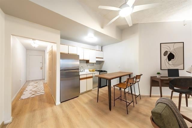 Building Photo - 476 Monmouth St