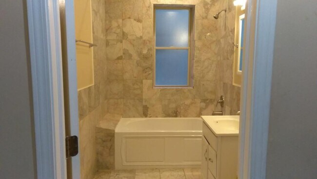 Foto del edificio - 6945 S Dorchester Ave