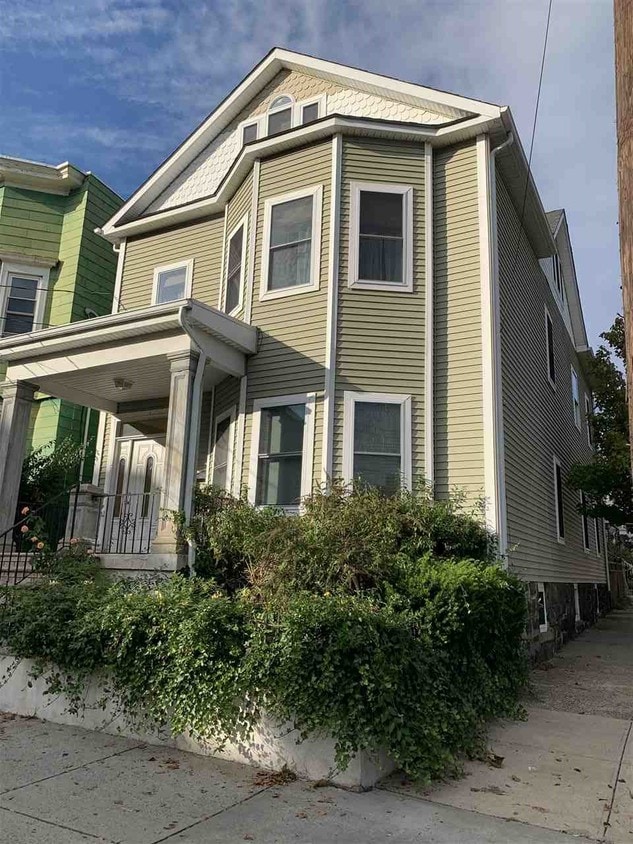 80 Highwood Terrace, Weehawken, NJ 07086 House Rental in Weehawken