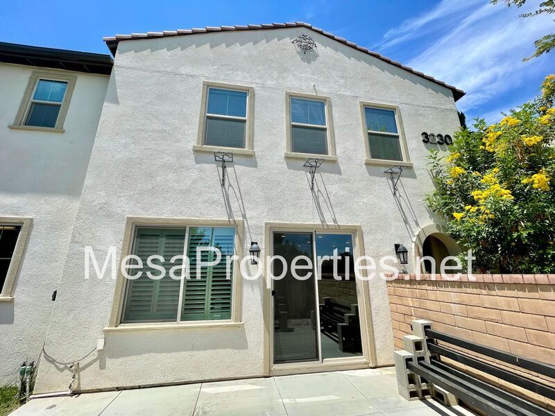Primary Photo - 3230 E Yountville Dr