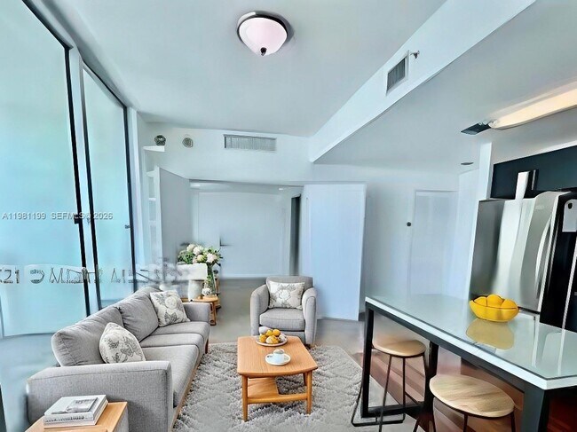 Building Photo - 300 S Biscayne Blvd