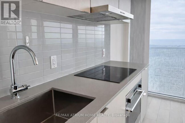 Photo du bâtiment - 88 Harbour St