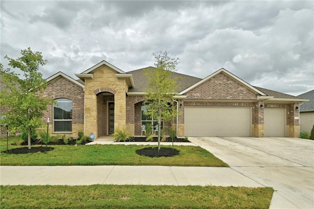 Foto principal - 16500 Aventura Ave