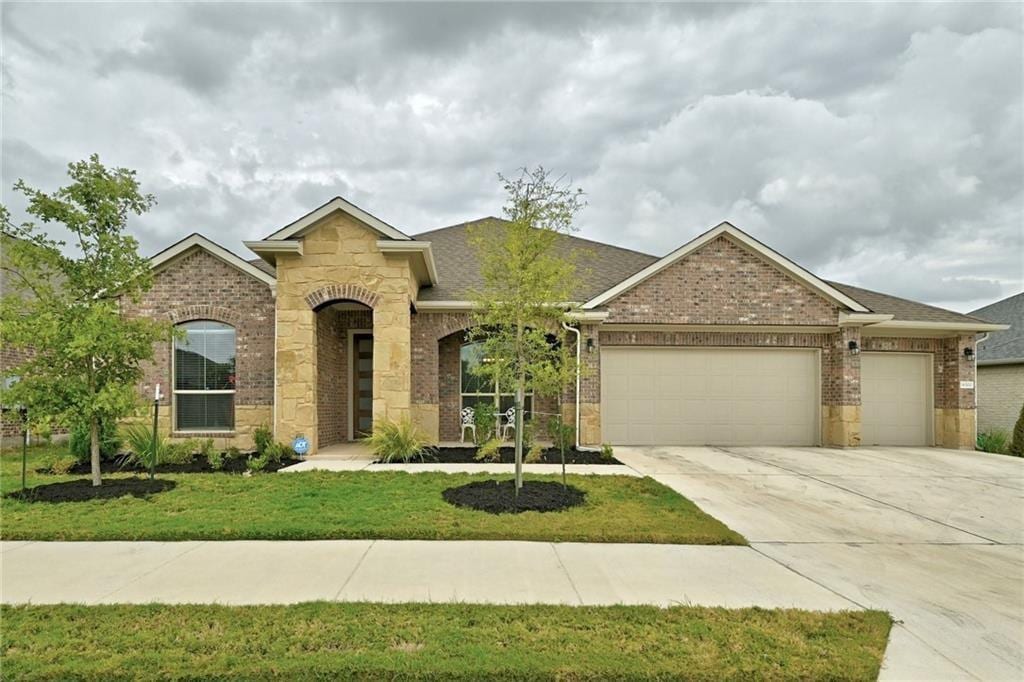 Primary Photo - 16500 Aventura Ave
