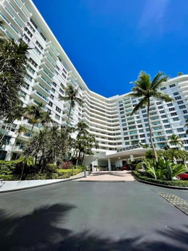 5151 Collins Ave Unit 326, Miami, FL 33140 Condo for Rent in Miami