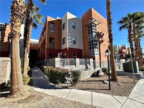 Building Photo - 71 E Agate Ave