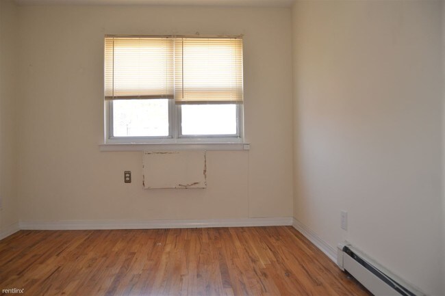 Building Photo - 2539 32nd St