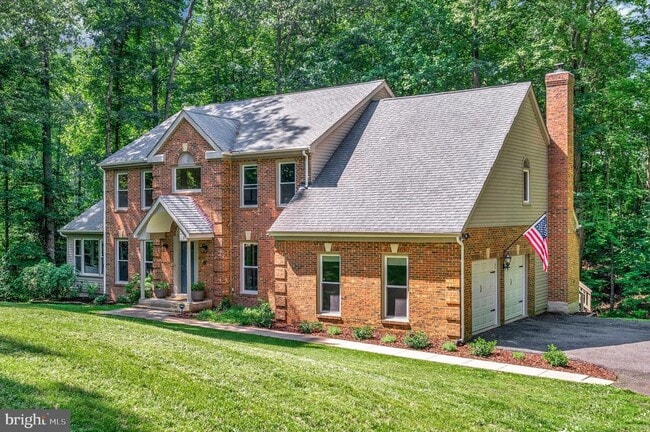 Building Photo - 2 English Hills Dr