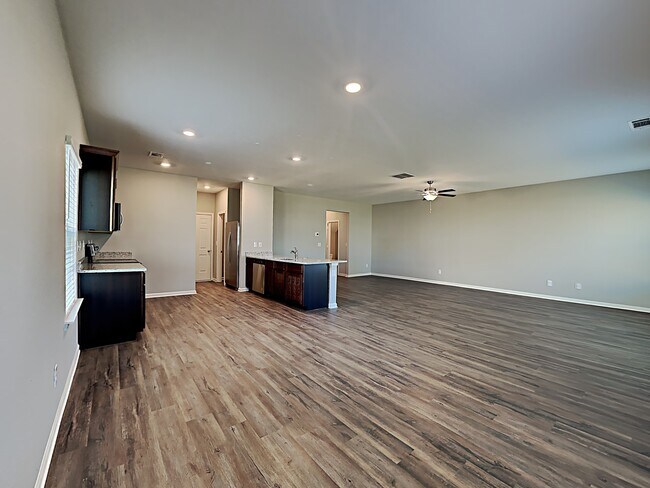 Building Photo - 616 Gleaner Way