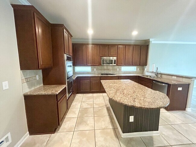 Building Photo - Gorgeous 4 Bed/ 3Bath house for rent! Avai...