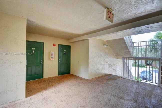 Foto del edificio - 278 Village Blvd