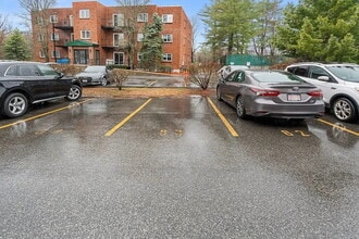 Building Photo - 50-56-56 Broadlawn Park