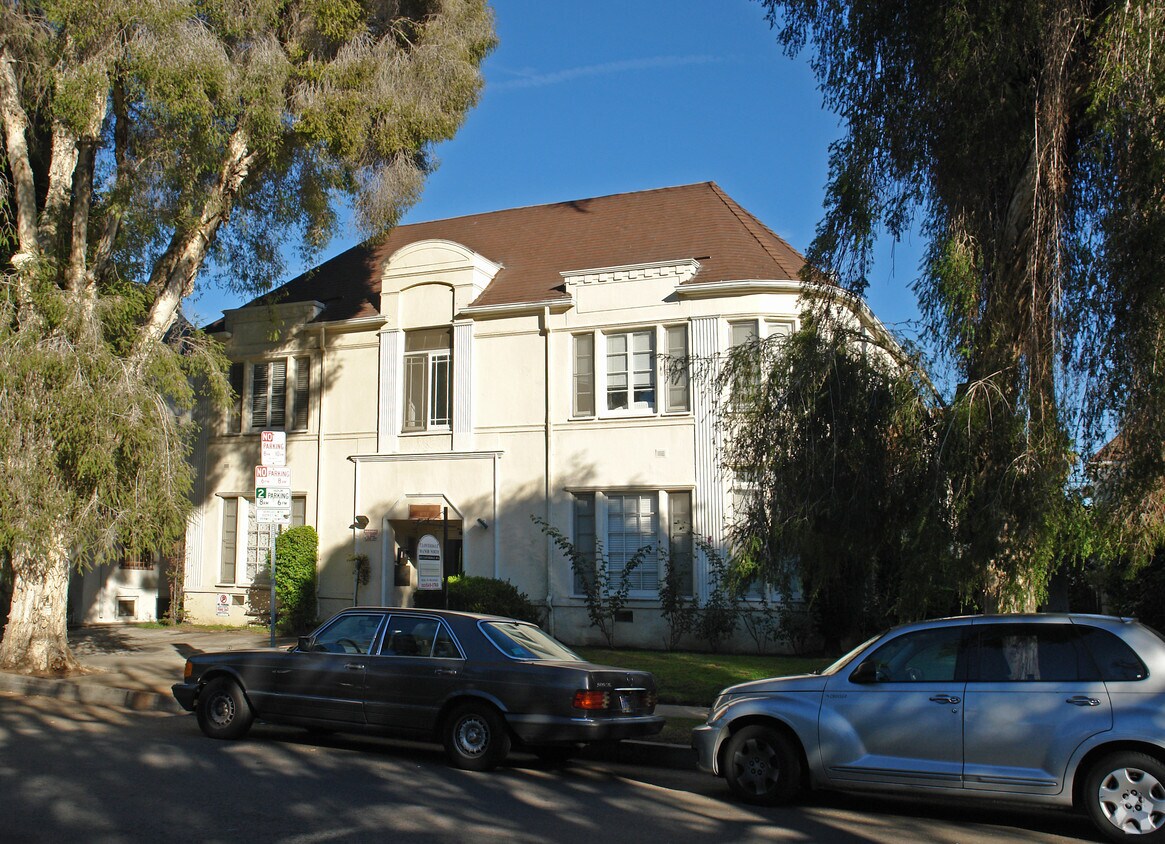 632 S Cloverdale Ave, Los Angeles, CA 90036 Apartments in Los Angeles