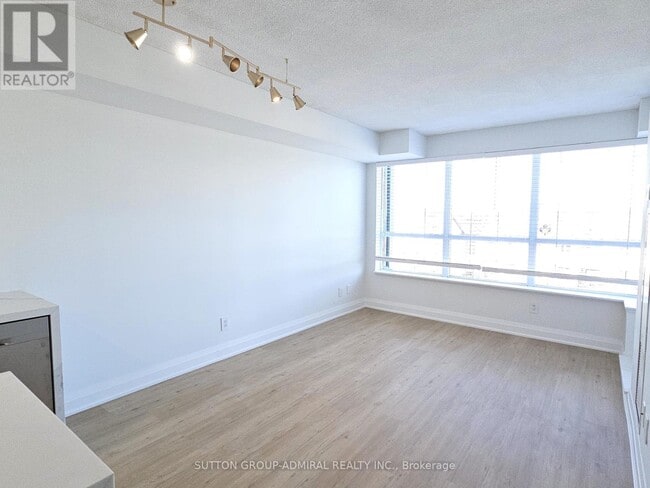 Photo du bâtiment - 20 N Park Rd