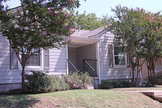 Building Photo - 3716 Collinwood Ave