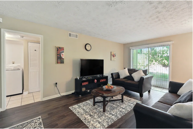 Building Photo - 144 Scandia Cir