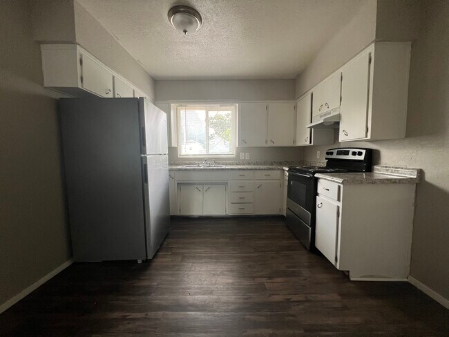 Cocina - 215 Miriam Dr