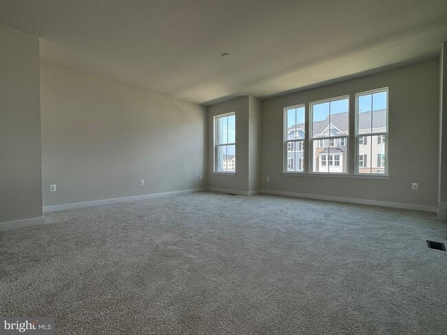 Building Photo - 4532 Briarhaven Dr