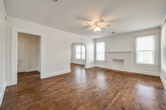 Foto del edificio - 2 Bedroom 1.5 bath All Brick Ranch in Rock...