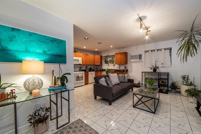 Foto del edificio - 680 W Beech St