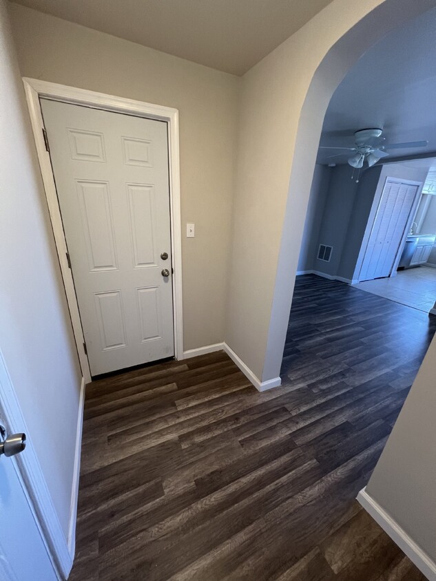 Foto principal - 1BD / 1BA Renovated Apartment in Baltimore.