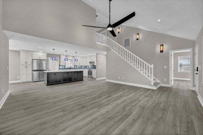 Building Photo - 4 bed 3 bath Large beach oasis newly remodeled 6 blocks form downtown Cb