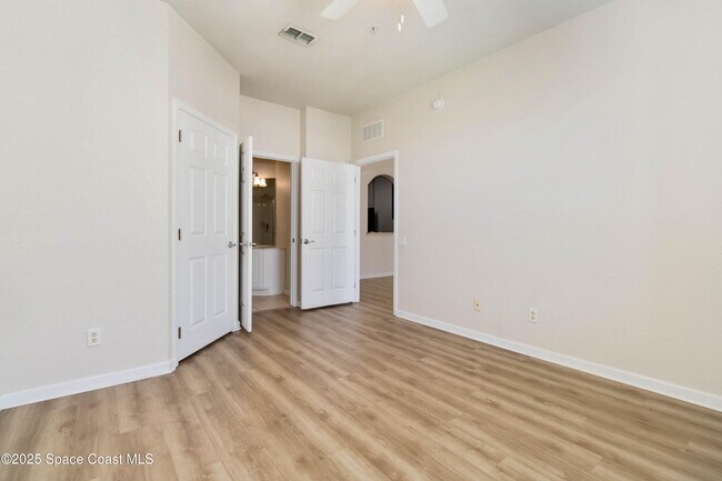 Foto del edificio - 1626 Peregrine Cir