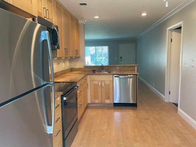 New stainless steel appliances - 53 Kuhl Ct