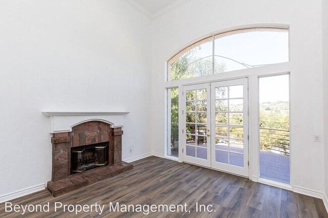 Building Photo - 4 br, 2.5 bath House - 2515 Alpine Blvd