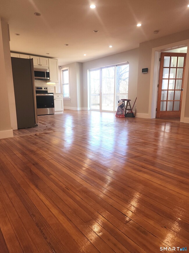 Building Photo - 83 Vernon St