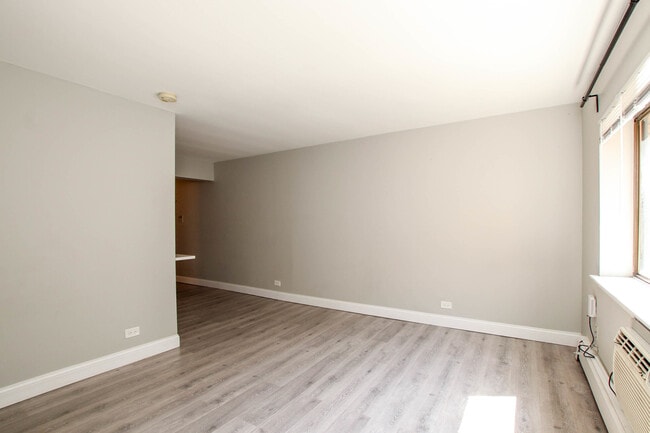 Building Photo - 611 W Patterson Ave