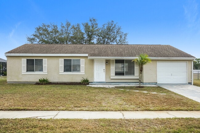 Building Photo - 2396 Roxbury Cir