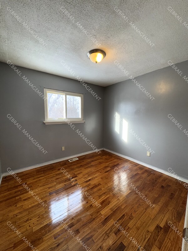 Building Photo - 6009 Penwood Rd
