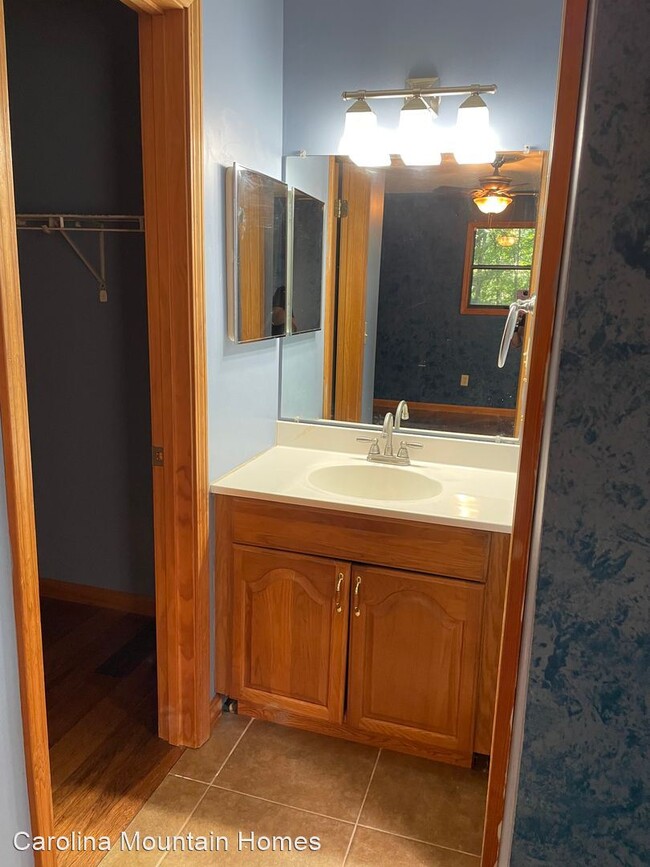 Building Photo - 2 br, 2 bath House - 563 Evans Hollow