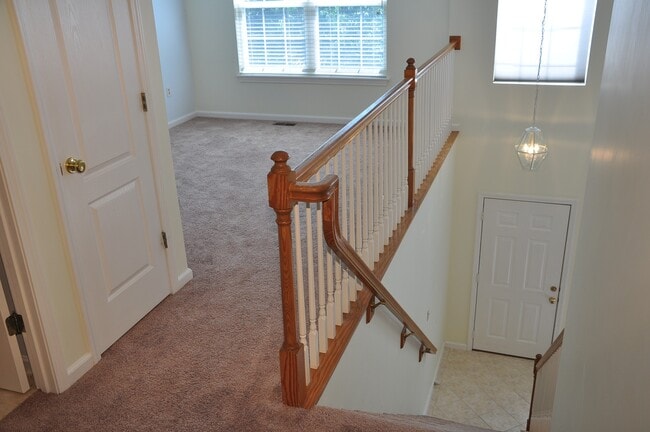 Building Photo - 470 Summit Tree Ct