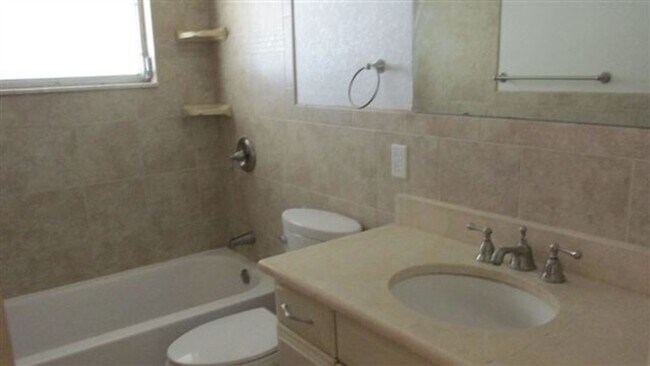 Foto del edificio - 3 br, 2.5 bath House - 2028 River Basin Terr