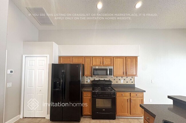 Foto del edificio - 1327 Crimson Clover Ln